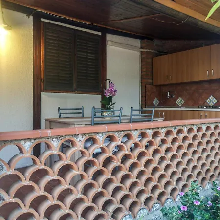 Almoetia * Calatabiano