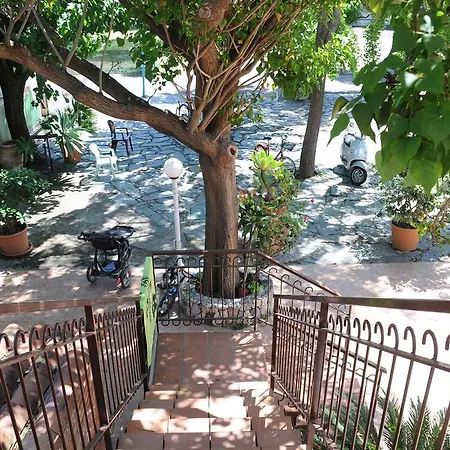 Almoetia Calatabiano